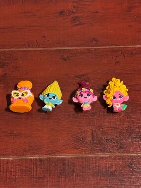 Trolls Mini 1 Inch Figures, Set of 4 - Yellow & Pink Hair Pocket Toys